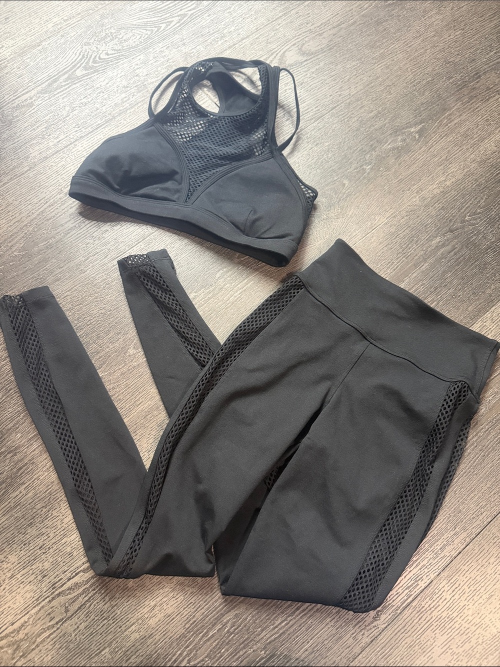Bombshell sportswear mowhawk set Leggings & Mesh Sports Bra Set both M
